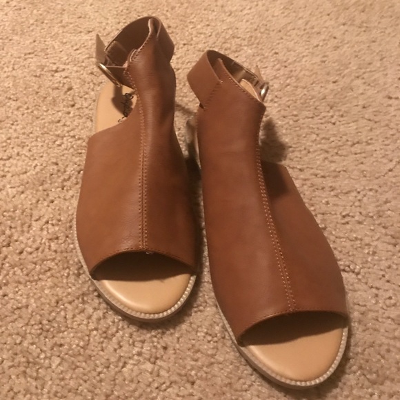 Sandals - Picture 2 of 3